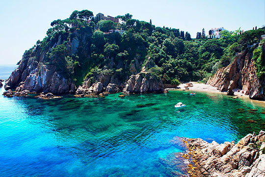 Agosto MP en Tossa de mar: 7 noches en hotel ¡Vacaciones en la costa!